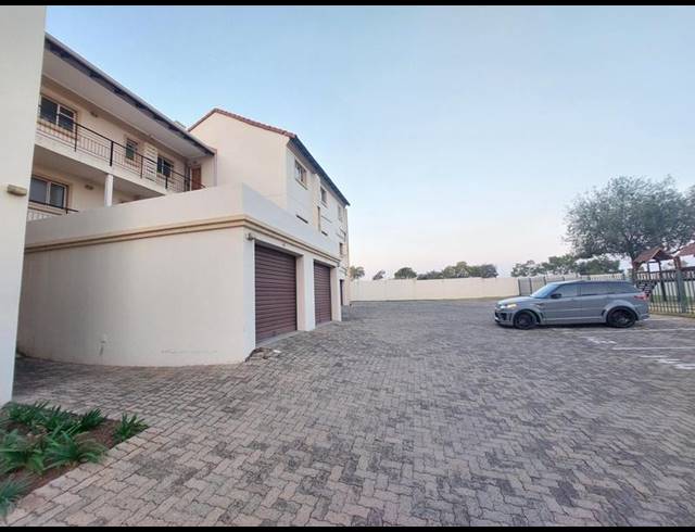 2 BEDROOM PROPERTY TO RENT IN COUNTRY VIEW ESTATE